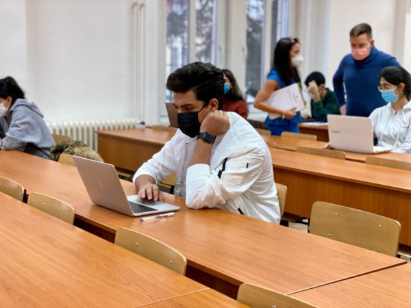 AIC_Semi-Final_Exam_2021_019