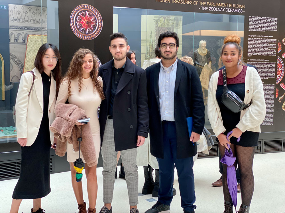 Students-visited-the-Hungarian-Parliament