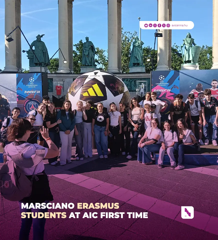 Erasmus+ Students from Marsciano at Heroes' Square